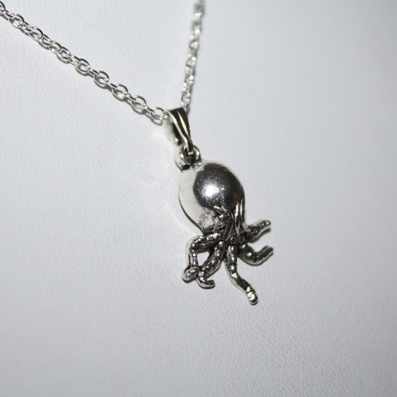 Really cool octopus necklace 18" chain NWOT - Picture 5 of 5
